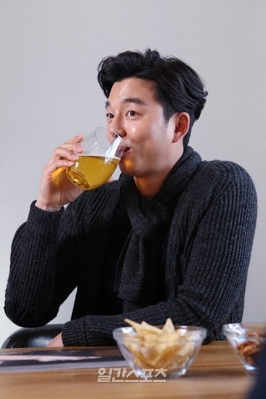 Gong Yoo Talks Drinks, Marriage, and Career Over Beer in Latest